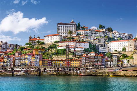 Live As the Portuguese Do: An Insider’s Guide on Where to Live in