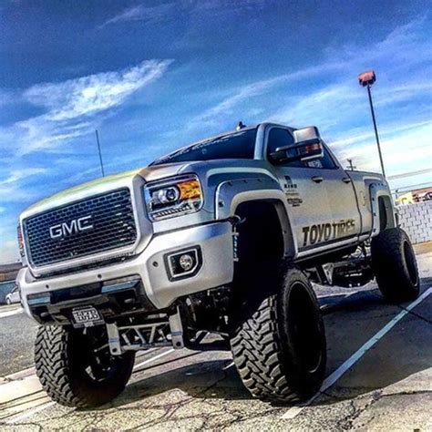 diesel truck addicts on instagram “badass duramax 🤔🤔 rate 1 10 follow offroad squad” duramax