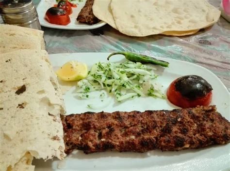 طرز تهیه کباب بناب؛ کباب ساطوری و لذیذ آذربایجانی کجارو