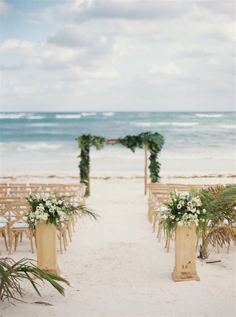 Favorite Summer Wedding Moments To Savor Wedding Beach Ceremony