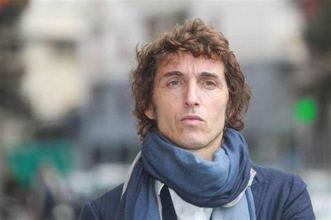 Giuseppe cruciani si è fatto largo nel mondo del giornalismo grazie alla sua verve e a una trasgressività che non ha mai nascosto. Giuseppe Cruciani: "Ho dormito una notte mano nella mano ...