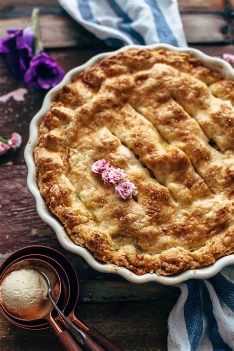 With the right apple slab pie recipe, you can feed a crowd, make it portable and get oh so many compliments. Best Apple Pie Recipe From Scratch - Sweet Tooth Girl