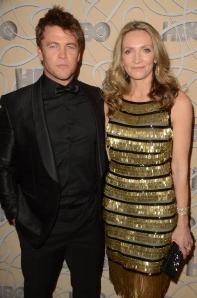 Luke, who is the eldest of the three hemsworth brothers, was dressed to impress in a sharp black suit with a collared blue shirt and tie. Luke Hemsworth, Samantha Hemsworth - Stock Editorial Photo ...