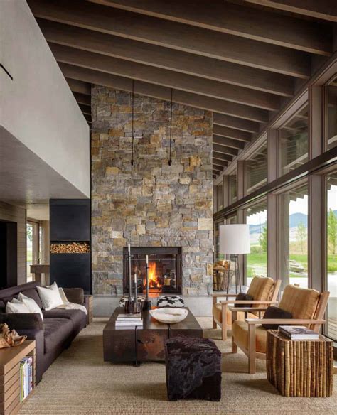 The best part is, you don't have to be a cowboy to love this decorating theme. Montana ranch house embraces its striking river valley ...