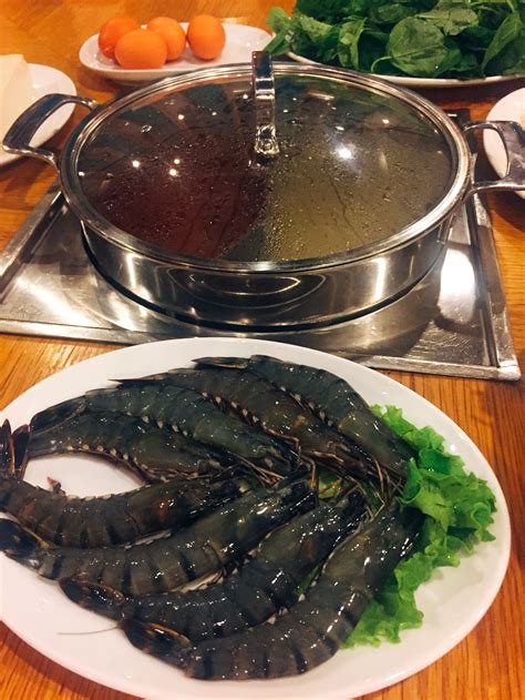 Stay at a genting resort high thousands of feet above sea level and enjoy a vacation in this premier hilltop destination. Resort Seafood Steamboat, Resorts World Genting, Malaysia ...