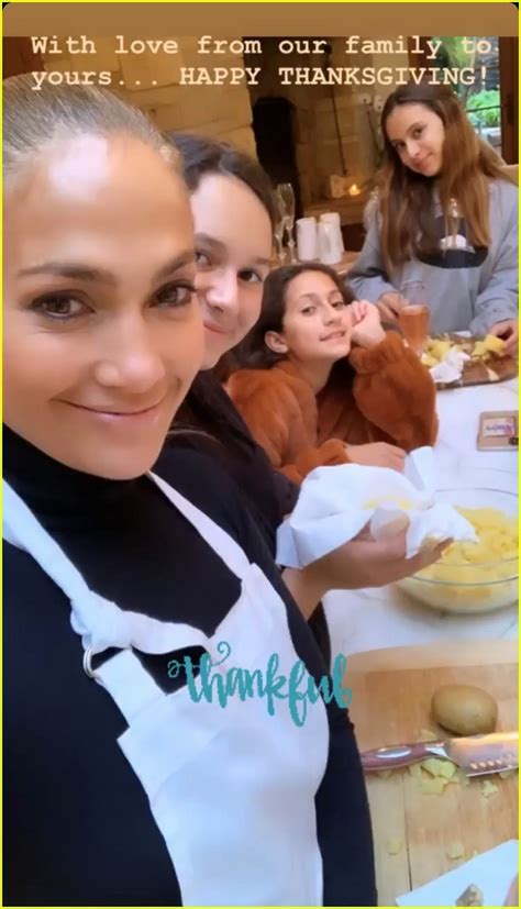 Jennifer Lopez And Alex Rodriguez Cook Up Thanksgiving Dinner With Their