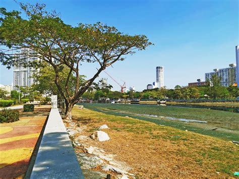 Karpal singh drive is a seafront promenade within the suburb of jelutong near george town in penang, malaysia. Karpal Singh Drive Archives - Travel 2 Penang