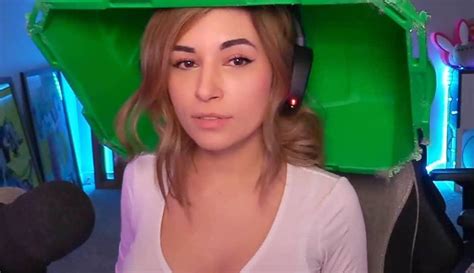 Alinity Twitch Flash Will Wardrobe Malfunction Get Her Banned Visionviral Com
