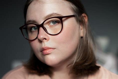 Model Kacamata Yang Cocok Untuk Wajah Bulat Dan Tembem Varia