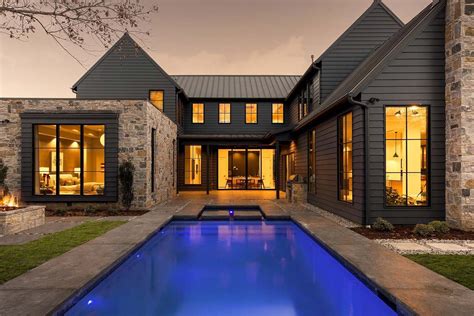 Modern farmhouse with a colorful exterior aldie, va. Modern Italian farmhouse showcases stunning interior ...