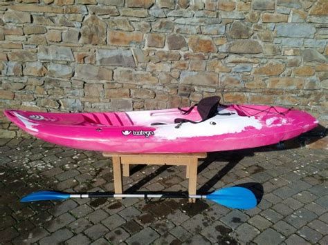 Tootega Pulse 95 Kayak In Plasma Pink And White With Paddle And