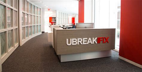 uBreakiFix opens new store in Mississauga, Ontario