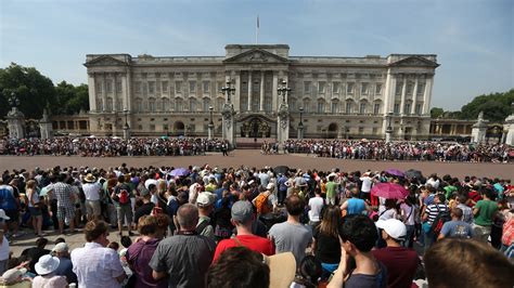 Want To Live In Buckingham Palace Now Could Be Your Chance