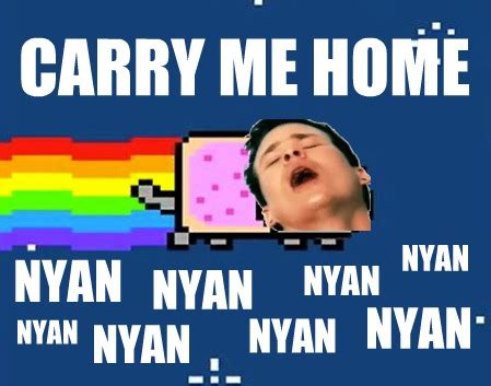 I won't be home for christmas(2000). XD Nyan Cat. Tom DeLonge. blink-182 | Mark, Tom, Travis ...