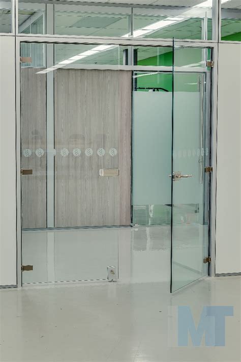 Frameless Glass Sliding Doors For Modular Office Partitions