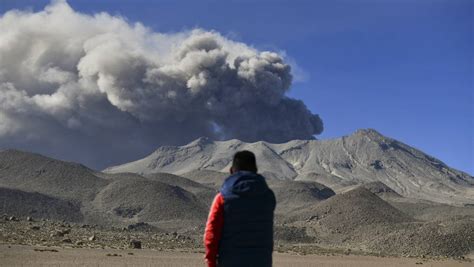 Perú Declara Emergencia Por Erupción Del Volcán Ubinas Videos Grupo Milenio