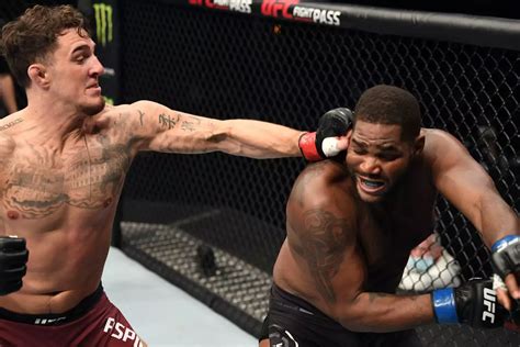 A Heavy Hitting Heavyweight Destroyed His Ufc Opponent In 95 Seconds