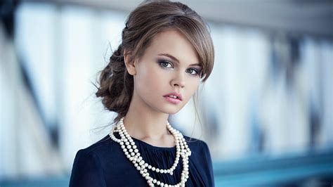 Hd Wallpaper Womens Beaded White Pearl Necklace Brunette Anastasia