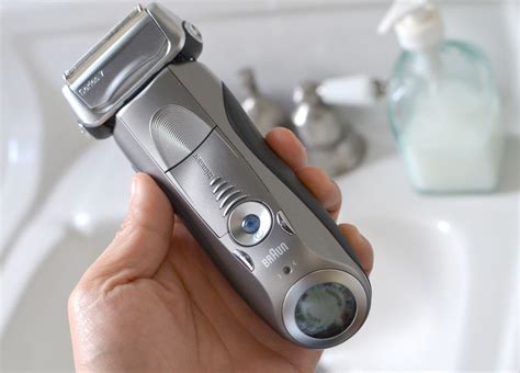 How To Clean An Electric Shaver Head