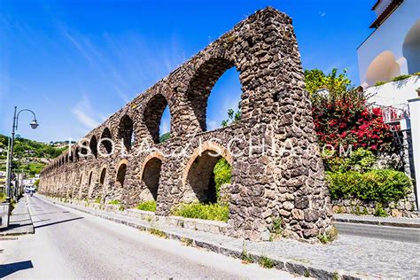 Maybe you would like to learn more about one of these? L'Acquedotto Romano - I Pilastri - Isoladischia.com