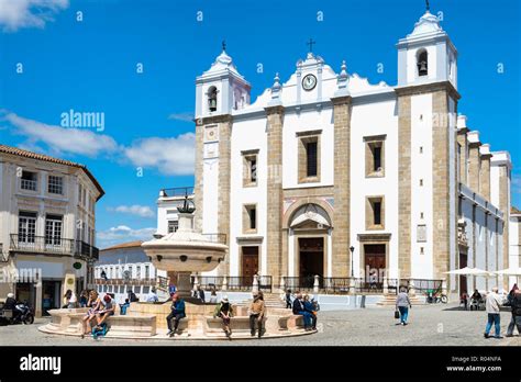 Praca Do Giraldo And Santo Antao Church Giraldo Square UNESCO World