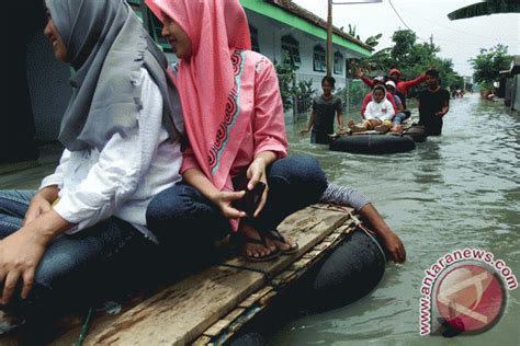 Bpbd Mojokerto Gunakan Penahan Banjir Dari Bambu Antara News