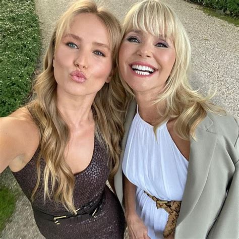 Christie Brinkleys Photo With Daughter Sailor Cook The Courier Mail
