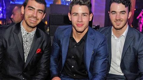 here are the surprising facts jonas brothers revealed at the tonight show starring jimmy fallon