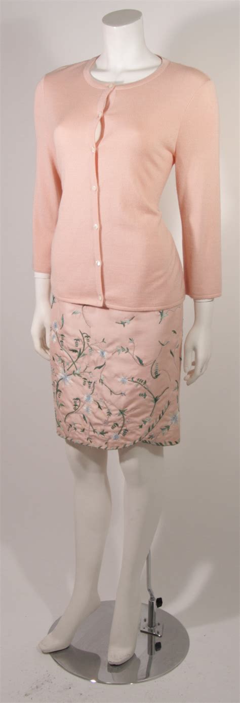 Oscar De La Renta Pink Floral Embroidered Skirt And Cardigan Set Size Large For Sale At 1stdibs