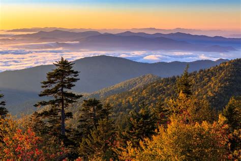 10 Places In The Smoky Mountains To Add To Your Bucket List This Fall