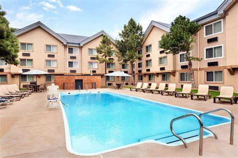 Days Inn And Suites By Wyndham Goldendenver West Hotel Lakewood Co