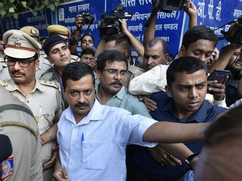 Kejriwal Leaves Police Station After More Than 4 Hr Detention Latest News Delhi Hindustan Times