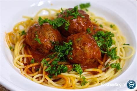 Spaghetti Met Gehaktballetjes In Tomatensaus Foodhunting Italia Hot Sex Picture