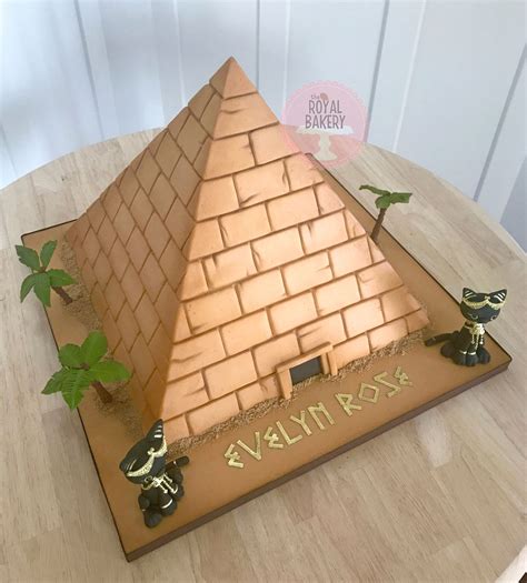 ancient egyptian pyramid cake with palm trees and black cats egyptian party egypt crafts