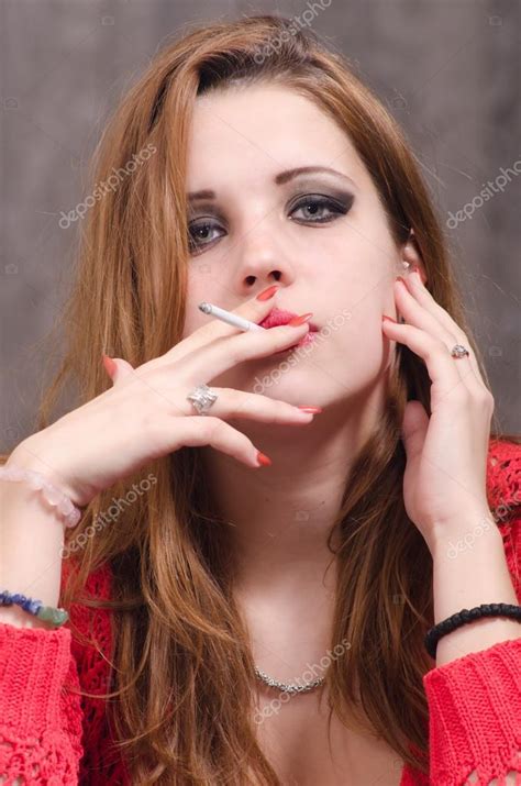 Portrait Of Beautiful Young Woman Smoking — Stock Photo