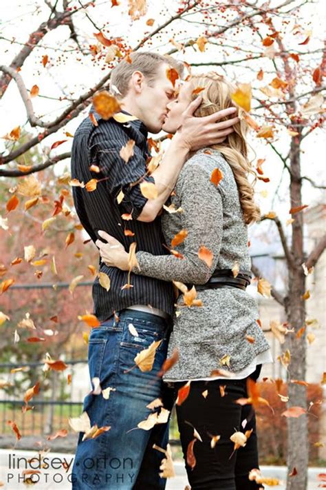 20 Super Captivating Fall Engagement Photo Ideas Roses