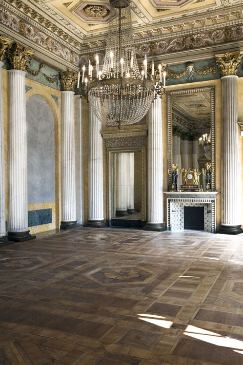 Realizzata tra il 1790 e il 1796 come residenza del conte lodovico barbiano di belgiojoso, villa reale è uno dei capolavori del. Villa Reale - Milano, Italia - Ballroom - Originally known ...