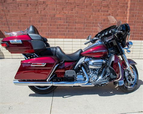 Pre Owned 2017 Harley Davidson Ultra Limited In Louisville 693515