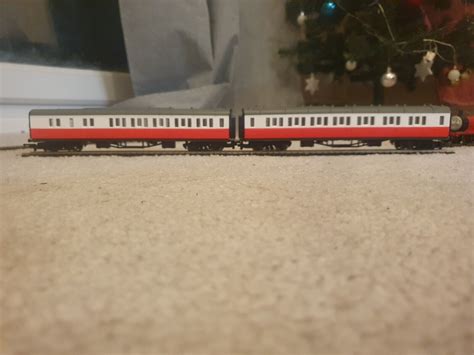Hornby R9073 James Passenger Electric Complete Train Set Thomas The