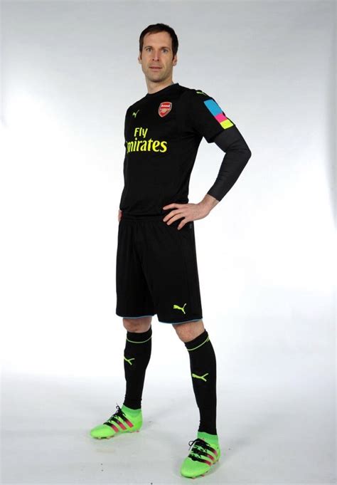 Arsenal s leaked home kit for 2016 17 sport galleries. Arsenal Launch 2016/17 Goalkeeper Kit