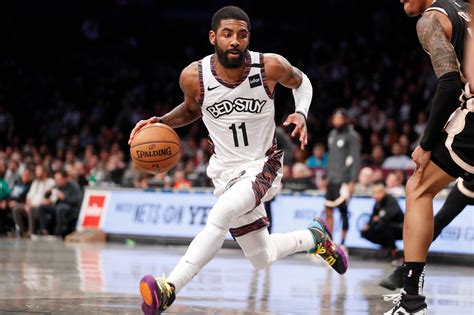 Kyrie irving is an american professional basketball player of the national basketball association. Kyrie Irving luta para ajudar as crianças e a escola de ...