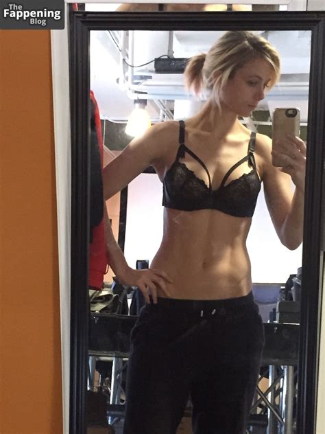 Iliza Shlesinger See Through And Sexy Celebrity Nude Leaked