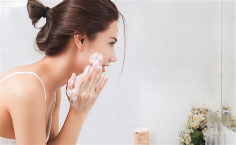 Cómo hacer una limpieza facial en casa El Popular