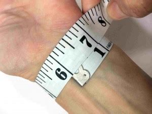 Keep in mind that there is no perfect formula when it comes to sizing a watch that can perfectly fit on your wrist. Measuring Your Wrist Size - Sigal Levi Leather Design