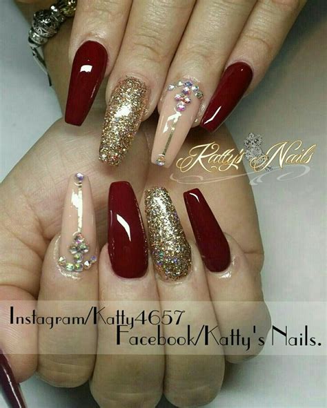pin  leticia  ieso  una red acrylic nails quinceanera nails red  gold nails