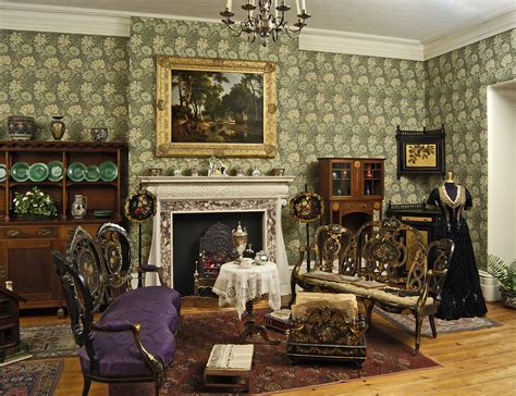 Luxury Victorian Dining Room Wallpaper