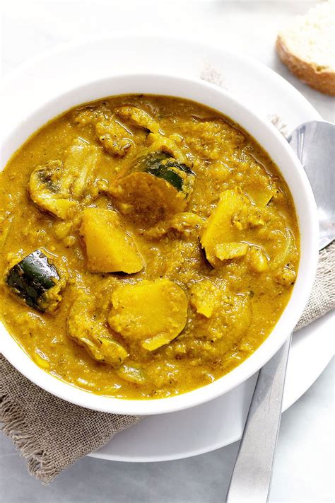 Vegan Acorn Squash Curry Soup Recipe — Eatwell101