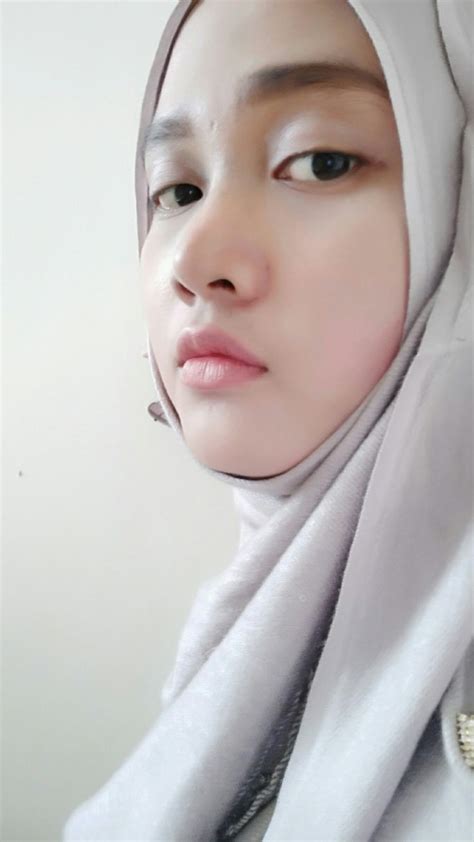 Pin Oleh Hery Hariyanto Di ความสงบสุข Jilbab Cantik Wanita Cantik Wanita
