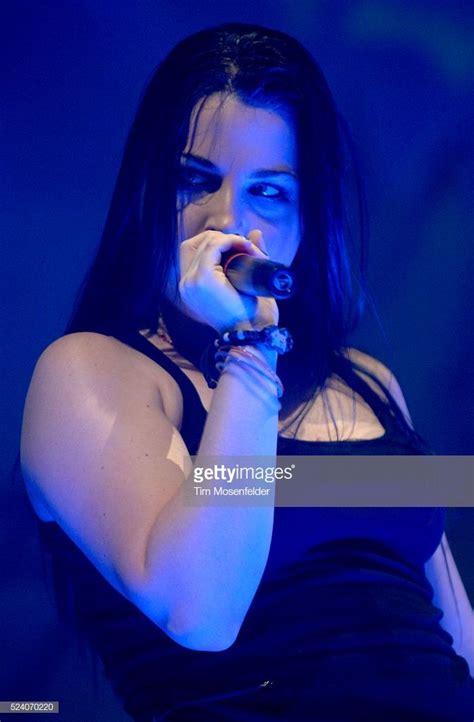 News Photo Amy Lee And Evanescence Perform As Part Of The Female