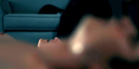 Nude Video Celebs Elizabeth Moss Nude The Handmaid S Tale S E